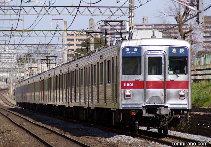 11801F