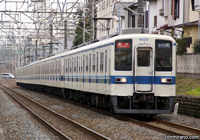 8528F