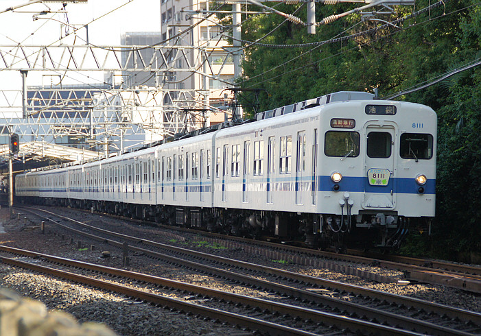 8111F