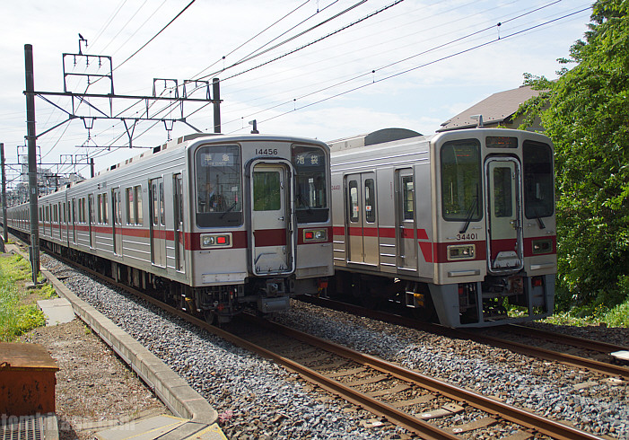 11456F　31401F