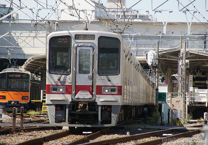 31610F