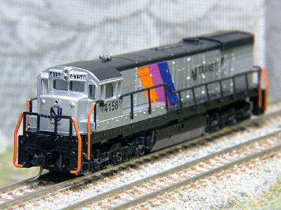 Minitrix U28C in NJT custom painted