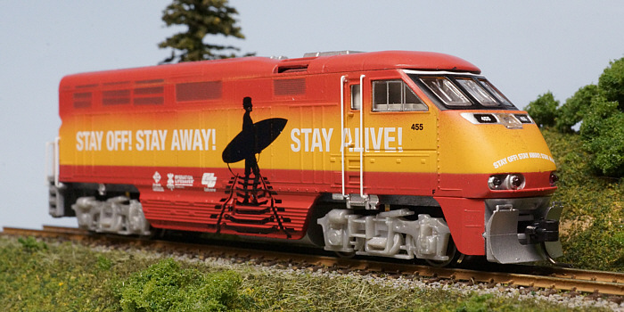 Athearn F59PHI in operation lifesaver scheme.