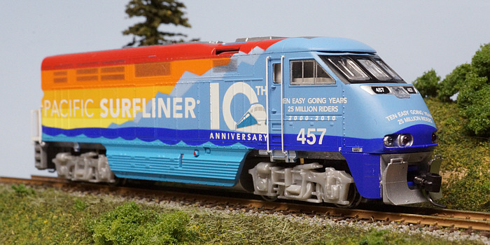 Athearn F59PHI in surfliner 10th anniversary scheme. 