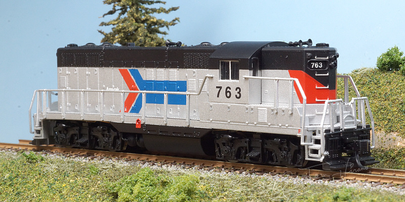 Atlas GP9 in Amtrak Ph.I